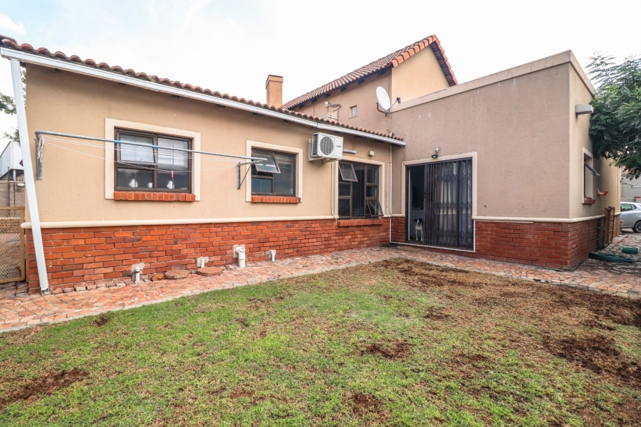 4 Bedroom Property for Sale in Waterval East North West